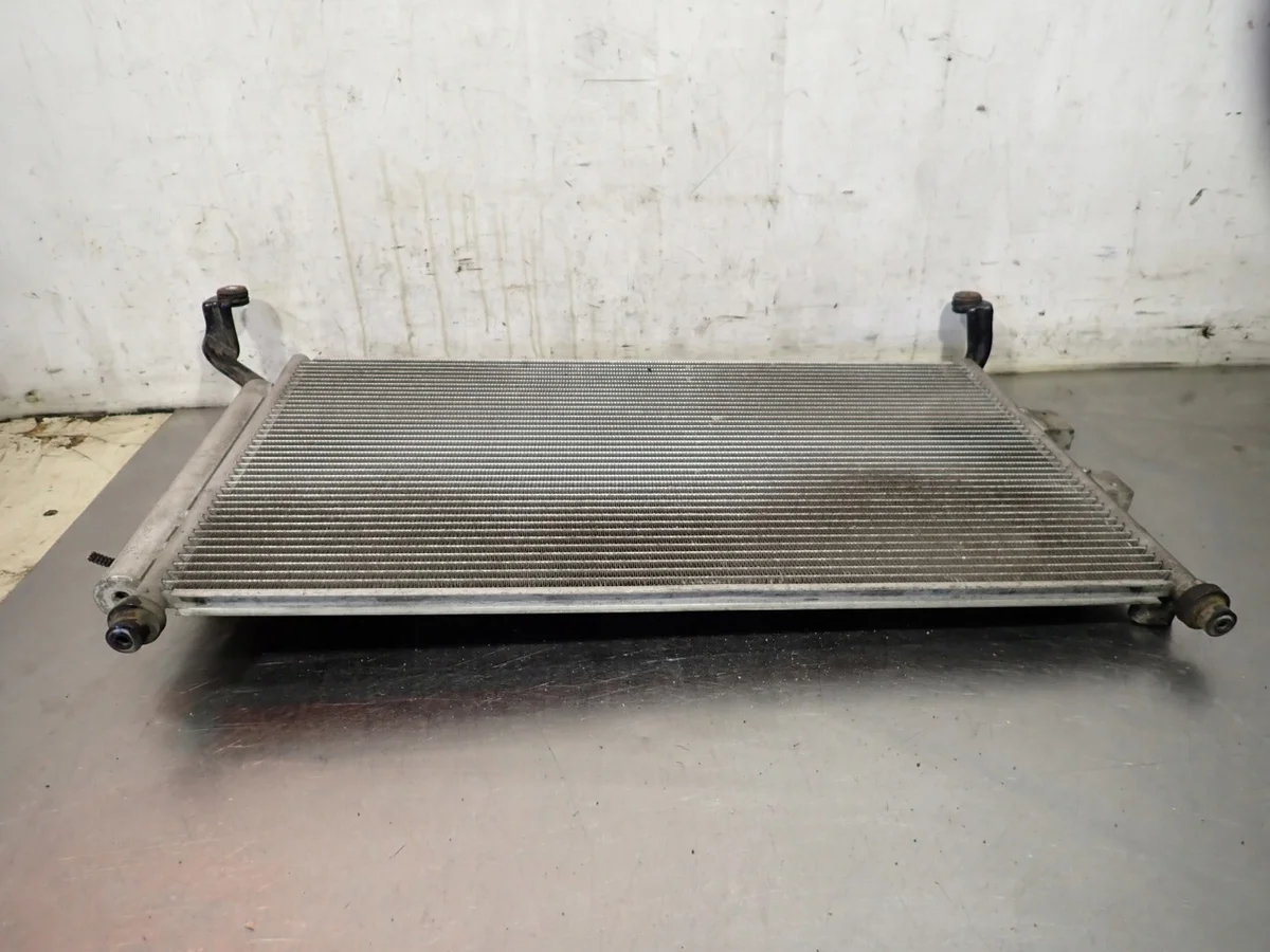 Condenseur clim Honda CR-V II 2,2 D occasion image 4