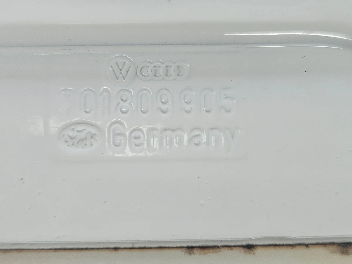 VW T4 Tankklappe weiß R902 gebraucht thumbnail 4