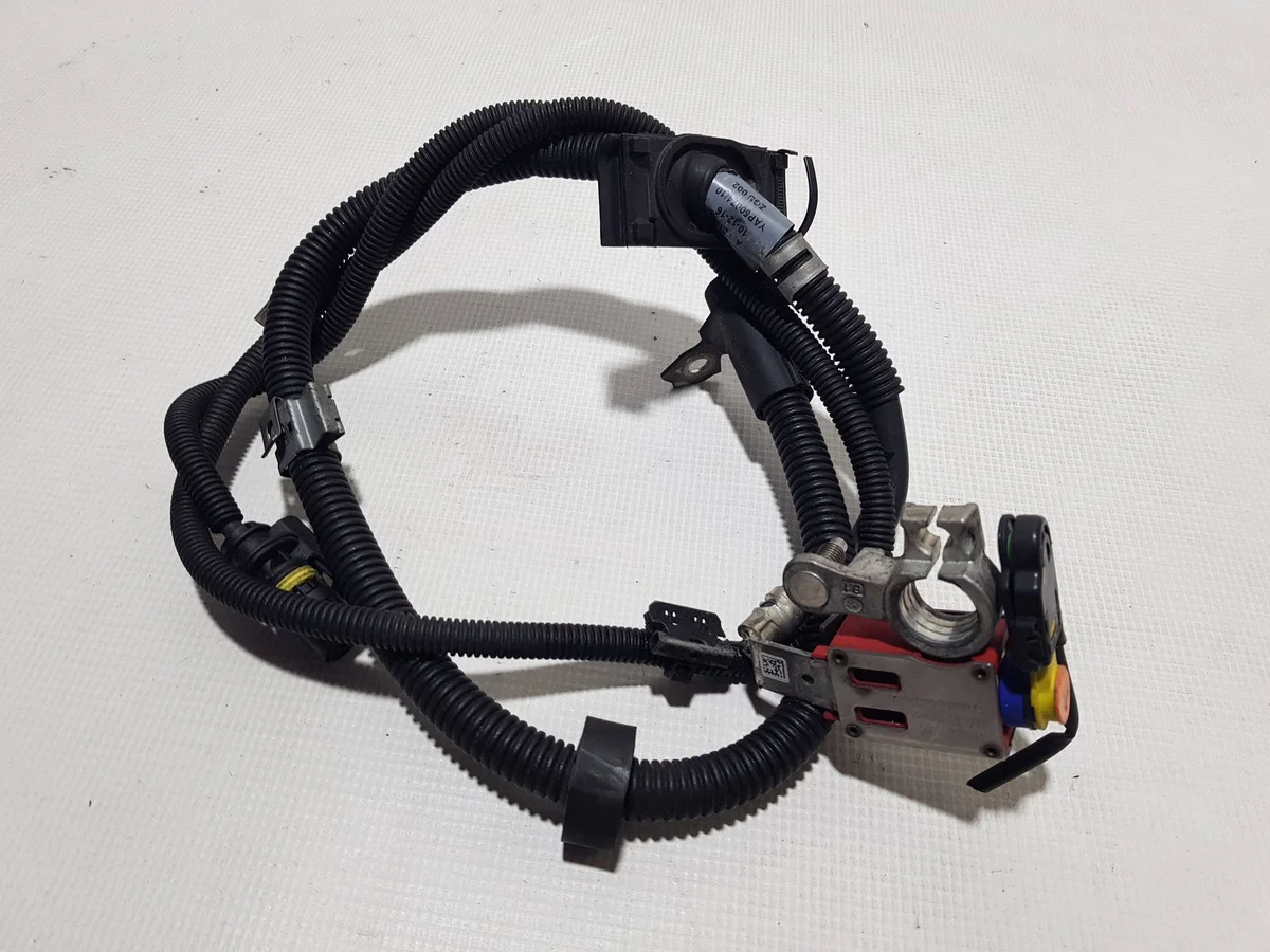 MERCEDES W207 W204 Batteriepolklemme 2044402413EEW