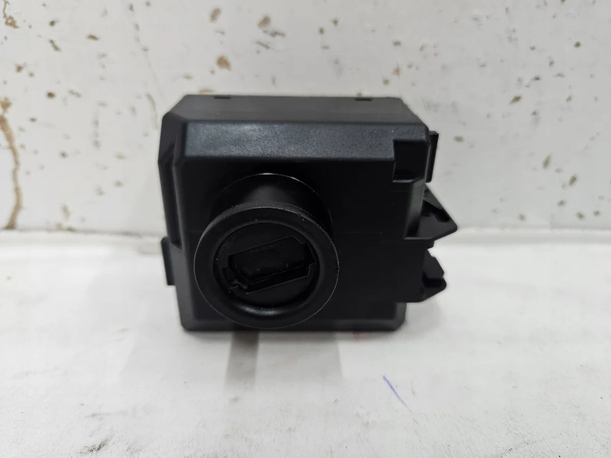 Startknapp Mercedes Vito 447 EQV A4479004714