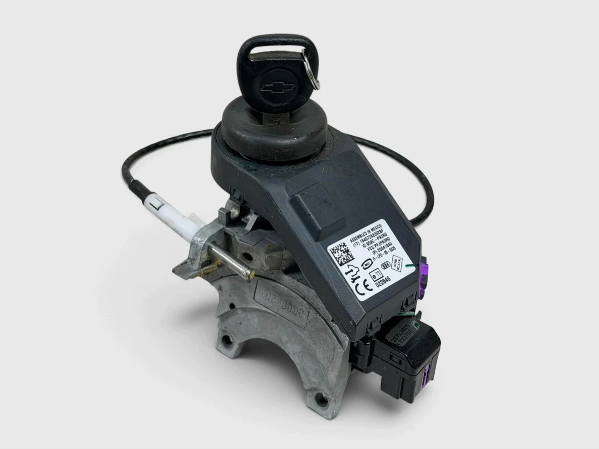 GMC Yukon Sierra Ignition Switch w/ Key