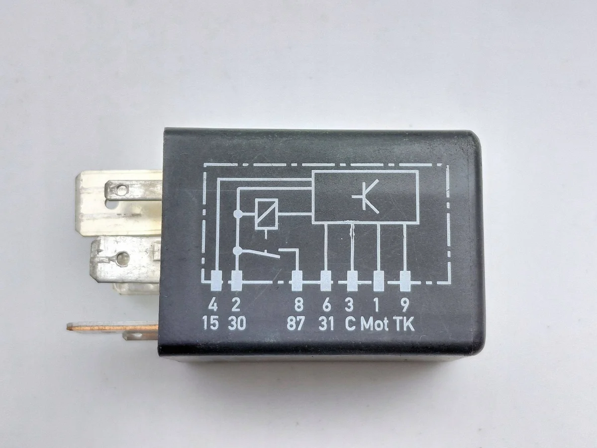 Relais 409 VW Passat B5.5 1J0906383C image 3