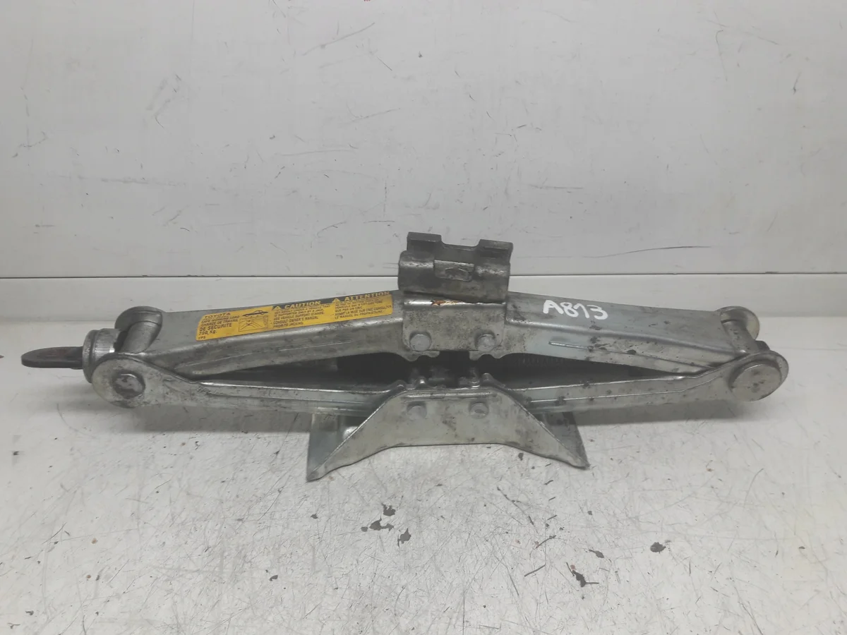 Toyota Corolla E12 E13 Wagenheber 09111-02040