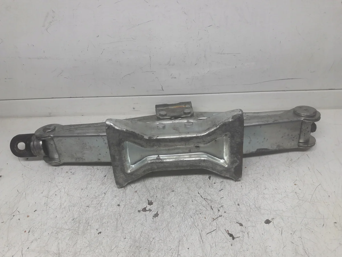 Toyota Corolla E12 E13 Wagenheber 09111-02040 image 4