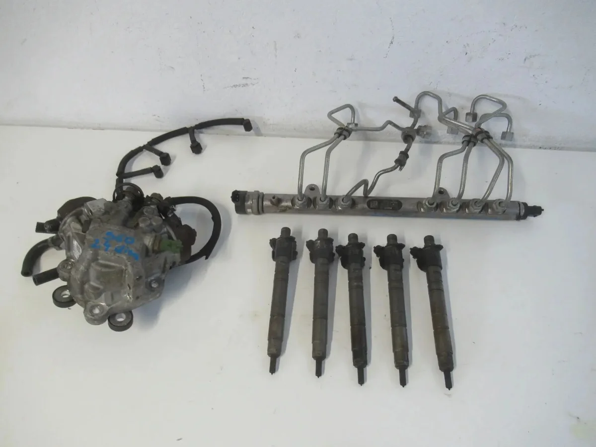 Polttoainepumppu Volvo V60 S60 II 2.4 DIESEL