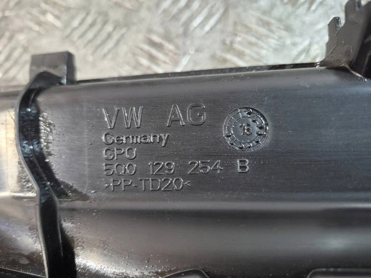 Luchtinlaatkanalen Seat Leon III 5F 5Q0129254B image 6