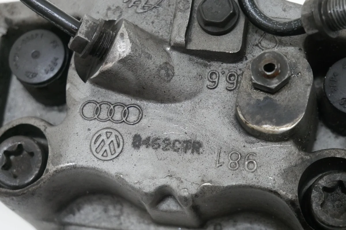 Audi TT TTS 8J Remklauw Behuizing Links image 6