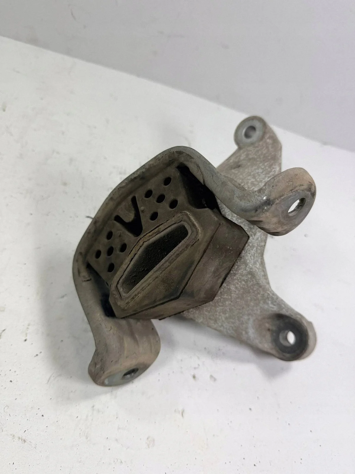 Supporto cambio VW T6 TDI 7E0399151B image 3
