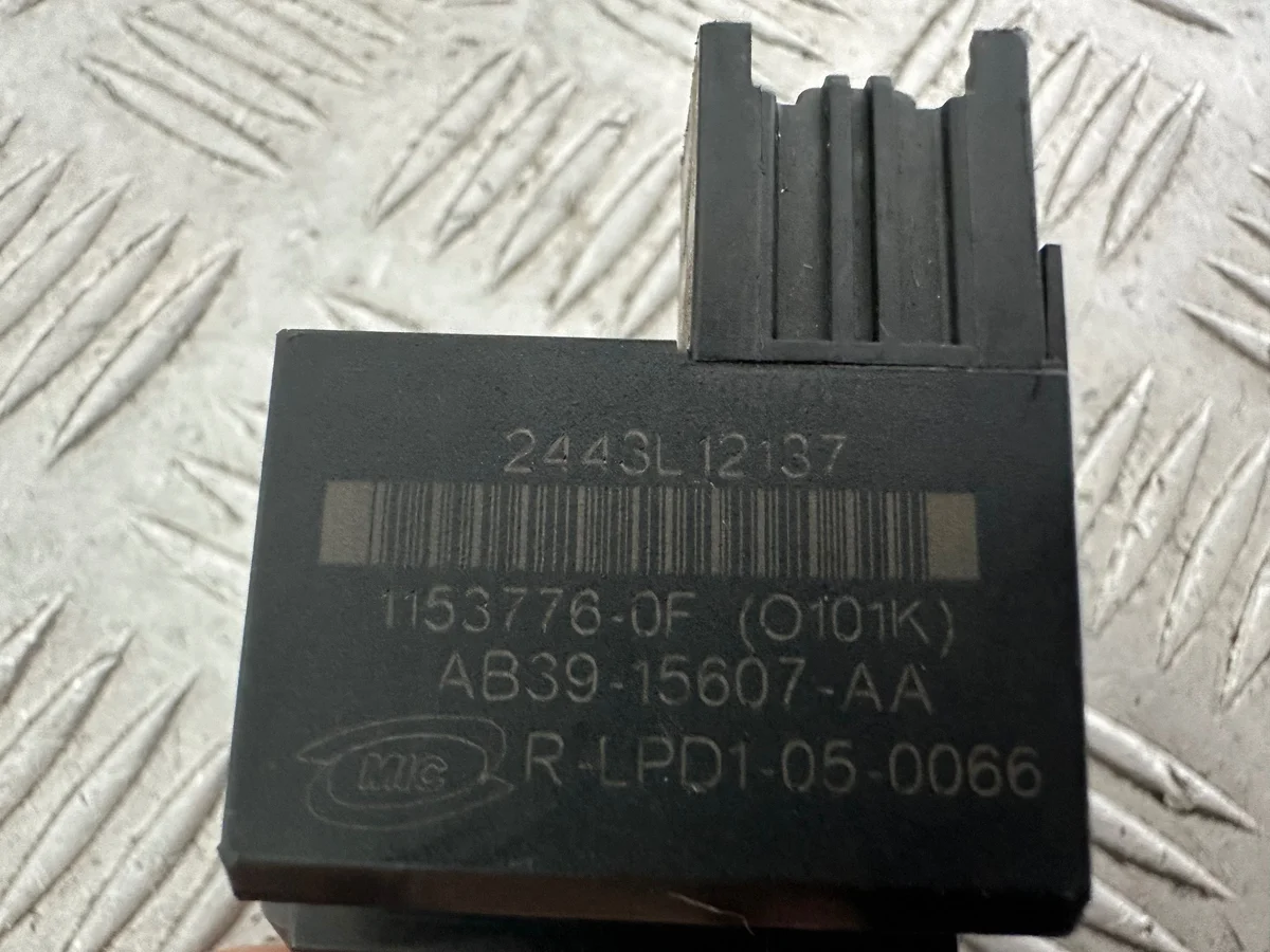 Ford Ranger IV IMMO Loop AB39-15607-AA Used image 3