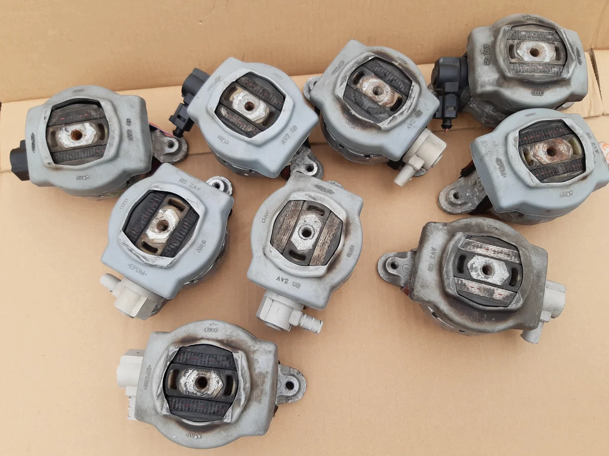 Support boîte Audi A8 D3 4E0399151BH Droit
