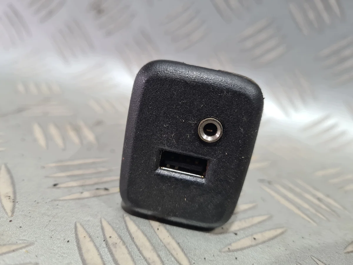 USB AUX Buchse Opel Mokka X 13591084 image 3