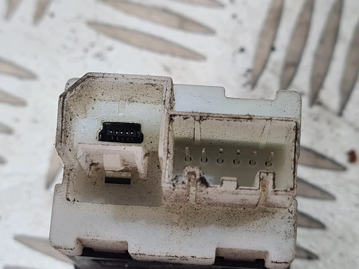 USB AUX Buchse Opel Mokka X 13591084 image 4