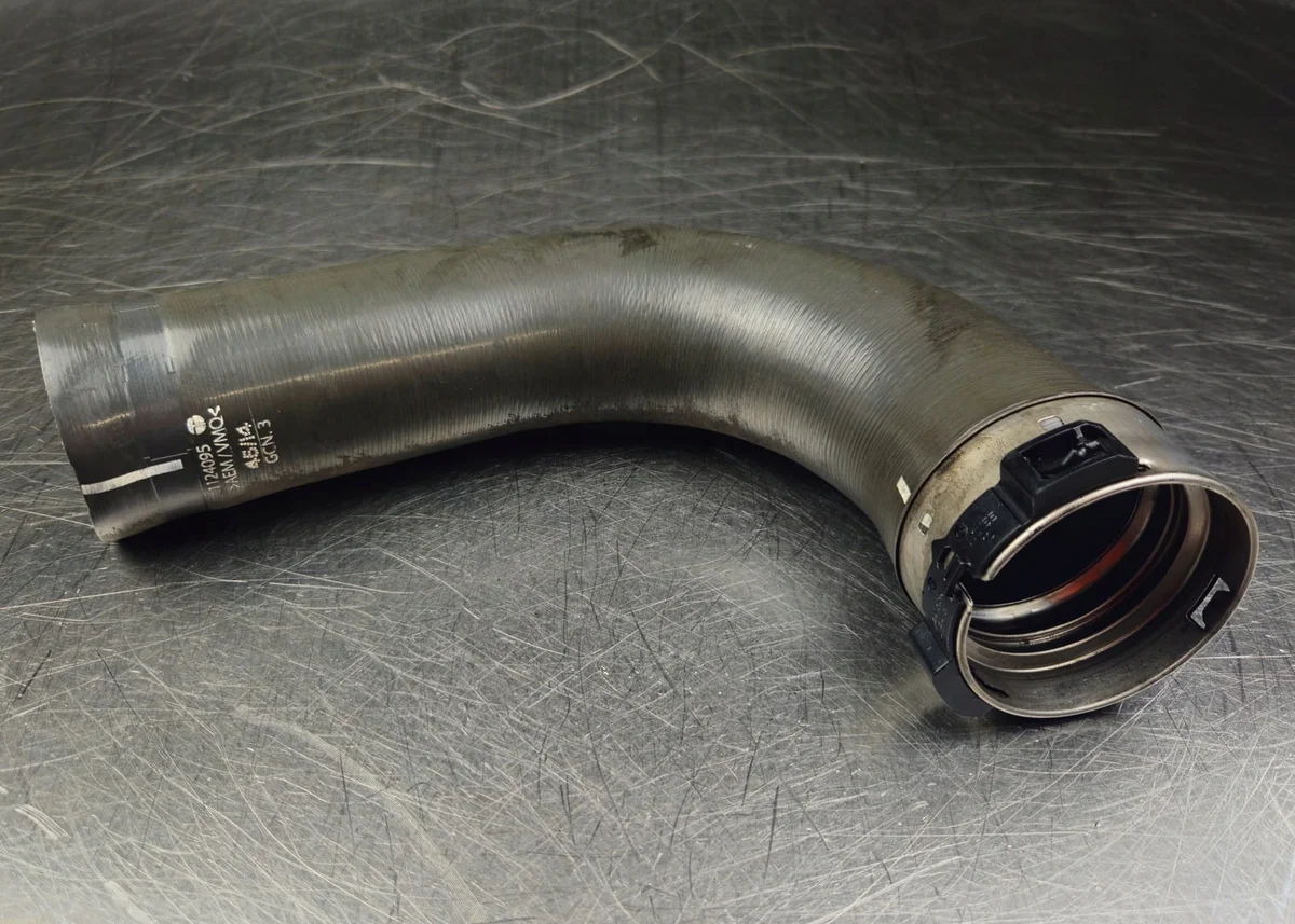Intake Pipe Renault Master III 1124095