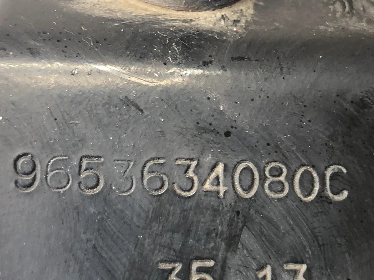 Peugeot 208 I 1.2 VTI Getriebehalterung image 3