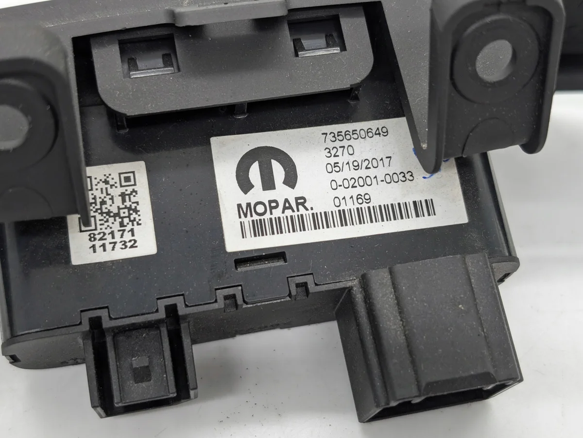 FIAT 500X Prise USB AUX 735650649 image 3