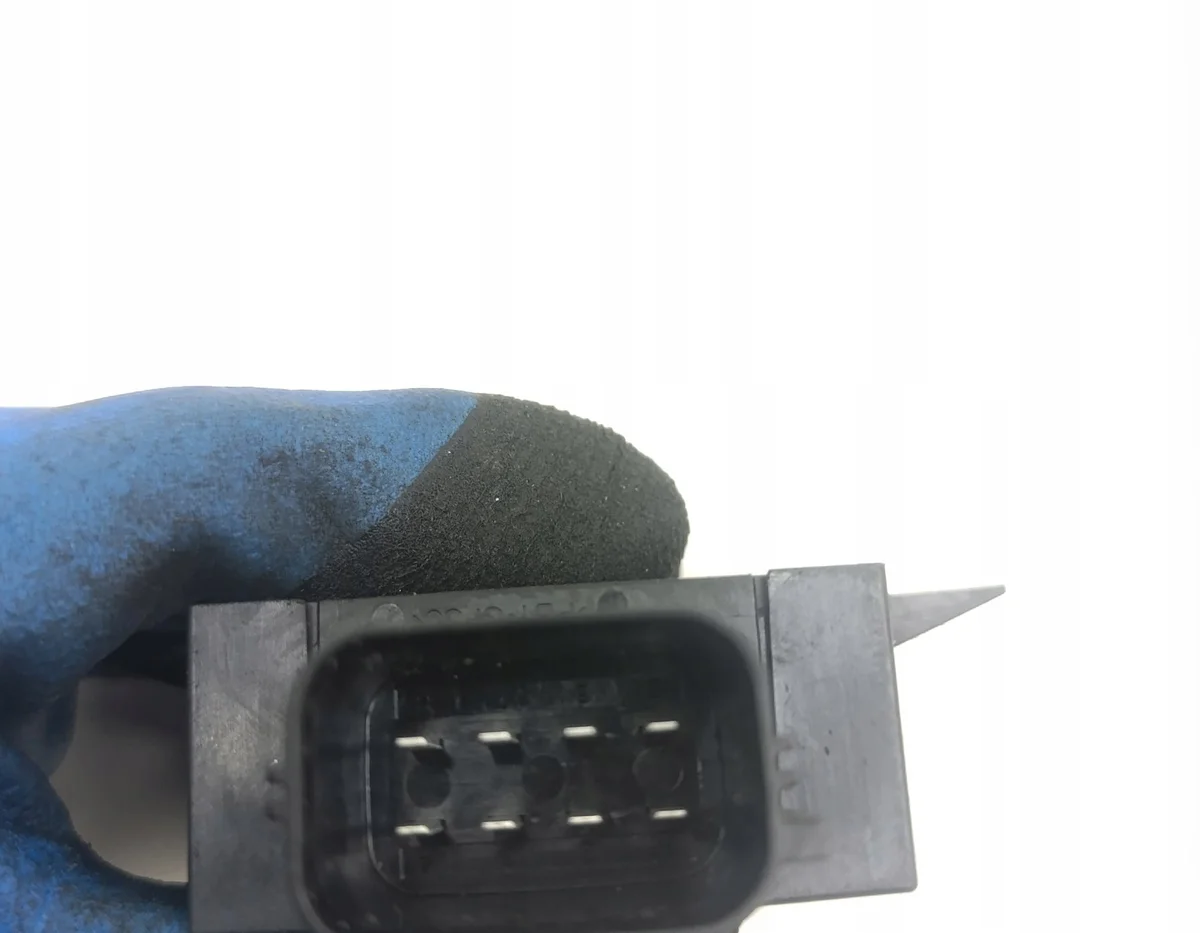 Jaguar F-Pace 2021 Fuel Pump Control Module image 3