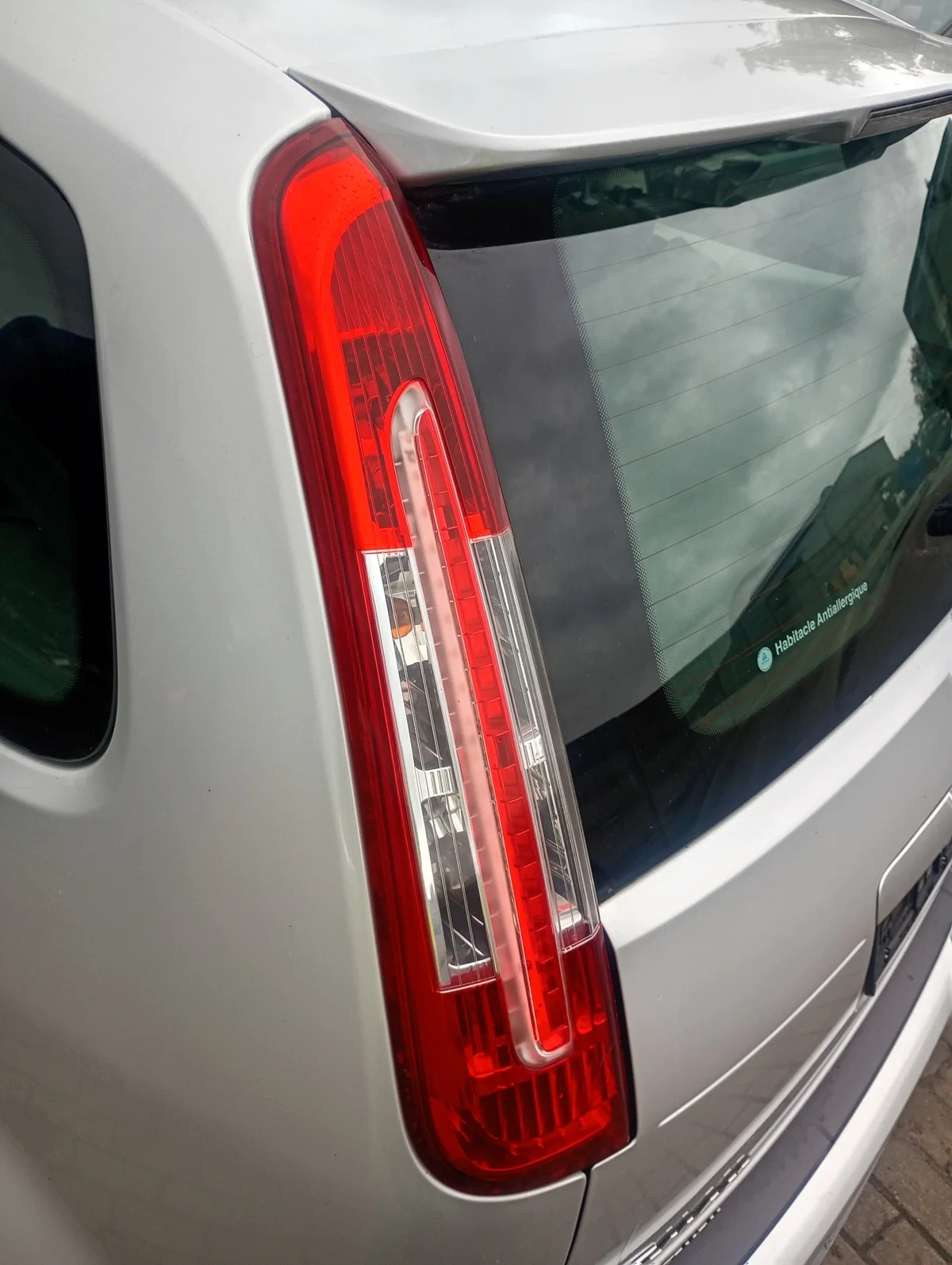 Rückleuchte links Ford C-MAX I FL 07-11 image 3