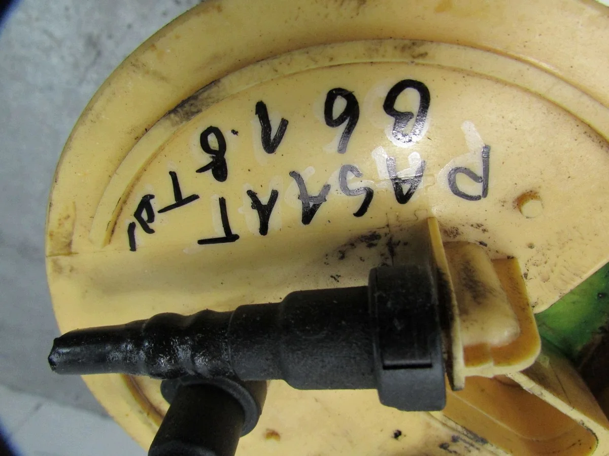 VOLKSWAGEN PASSAT B6 1.9 TDI Pompe carburant image 8