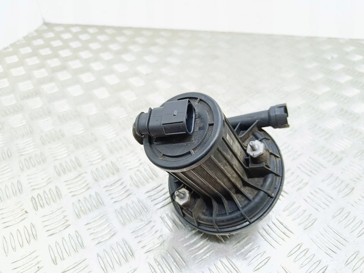 Audi Secondary Air Pump 07L959253B Used image 4