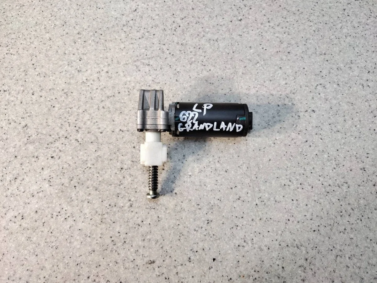 Opel Grandland X elmotor säte vänster fram