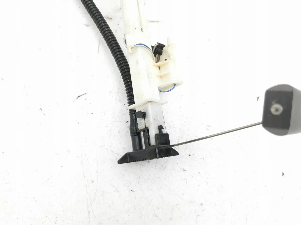 Opel Antara Kraftstoffgeber 29NO05 Gebraucht image 6