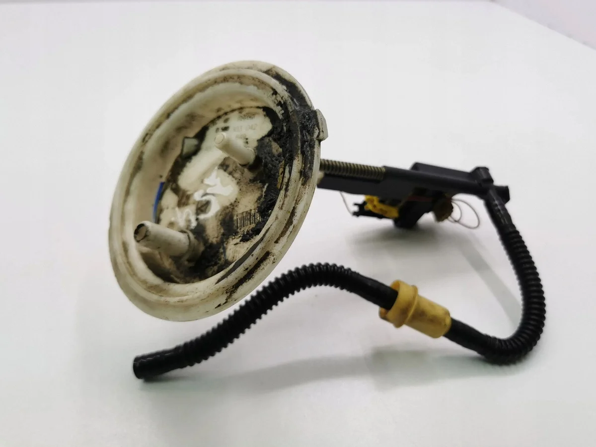 Capteur niveau carburant BMW 5 E60 E61 6765849