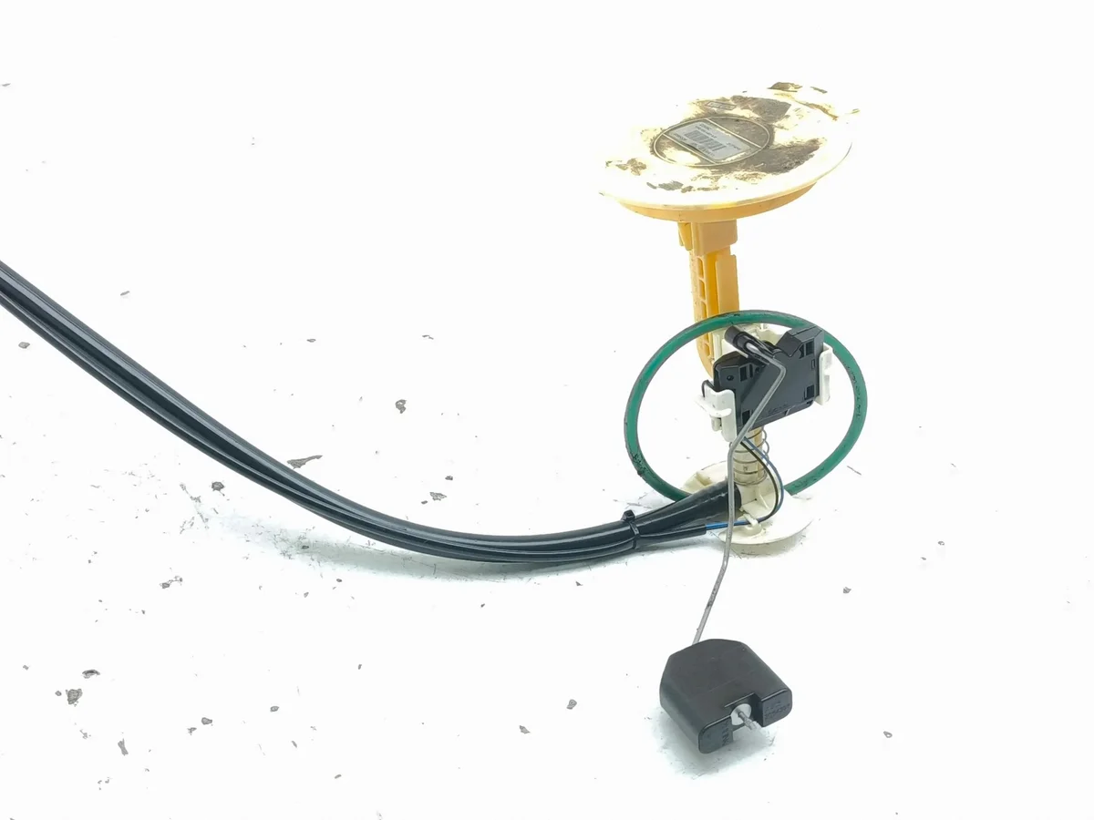 VOLVO S60 2.5 T Capteur Niveau Carburant 31274048 image 4