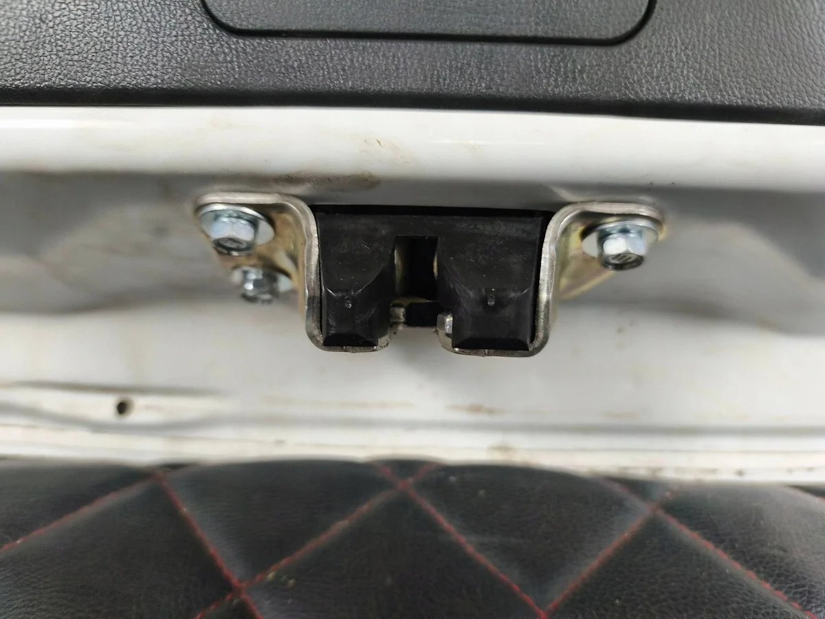 Mitsubishi ASX 10-12 Tailgate Trunk Lid Used image 9