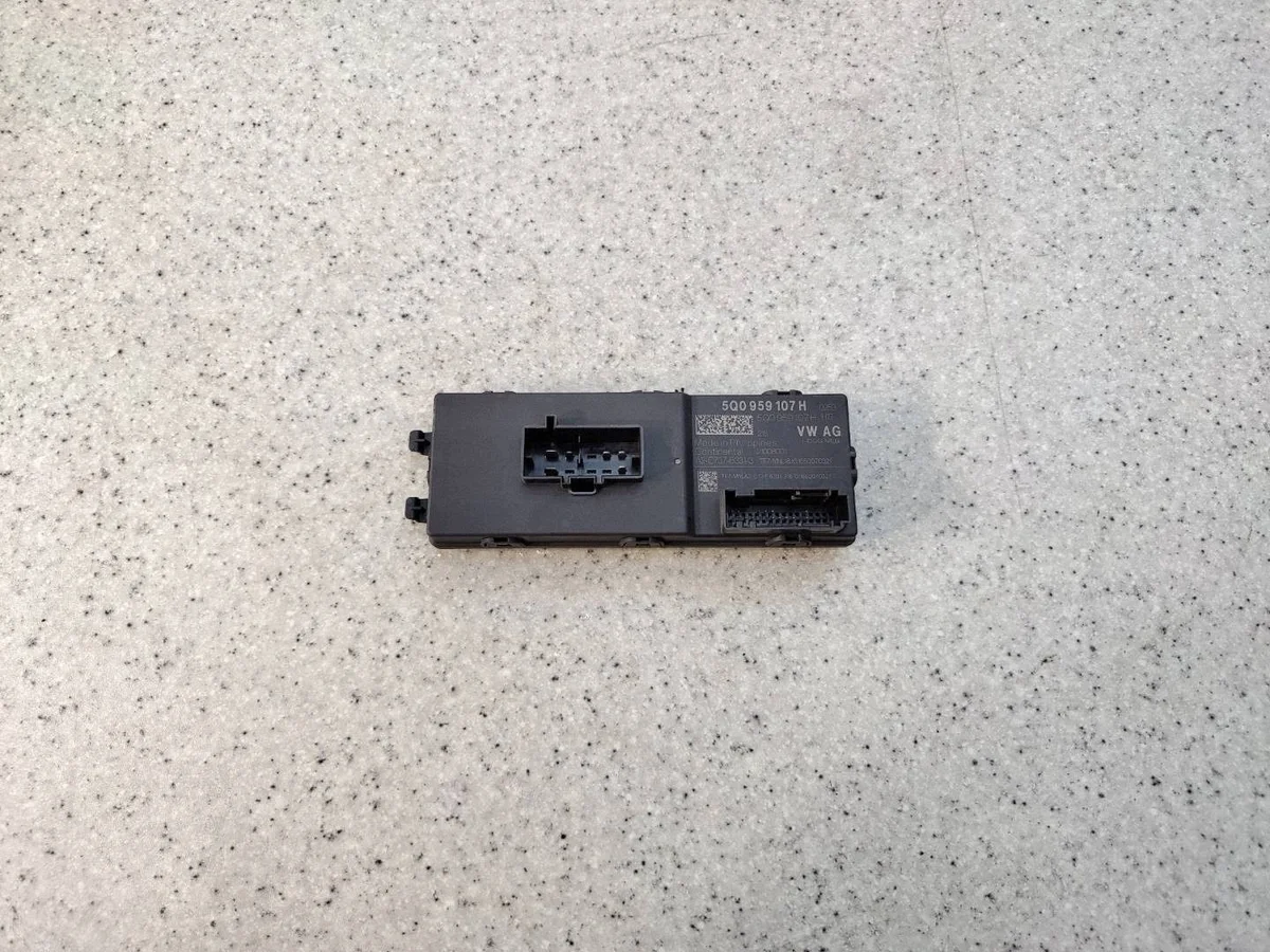 Trunk Lid Control Module VW Passat B8 5Q0959107H