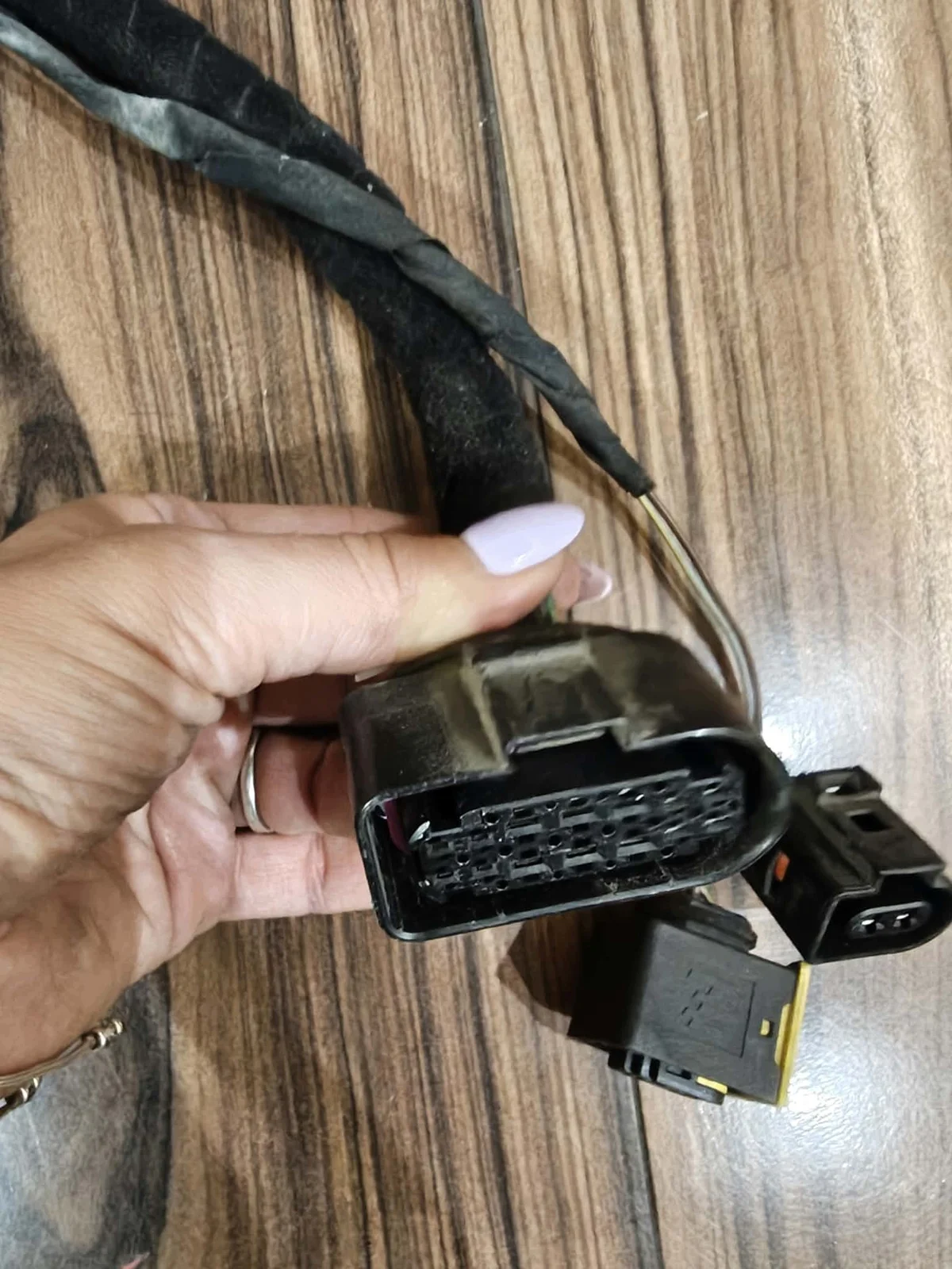 Spina Fari Audi A6 OEM 3C0973737 image 8