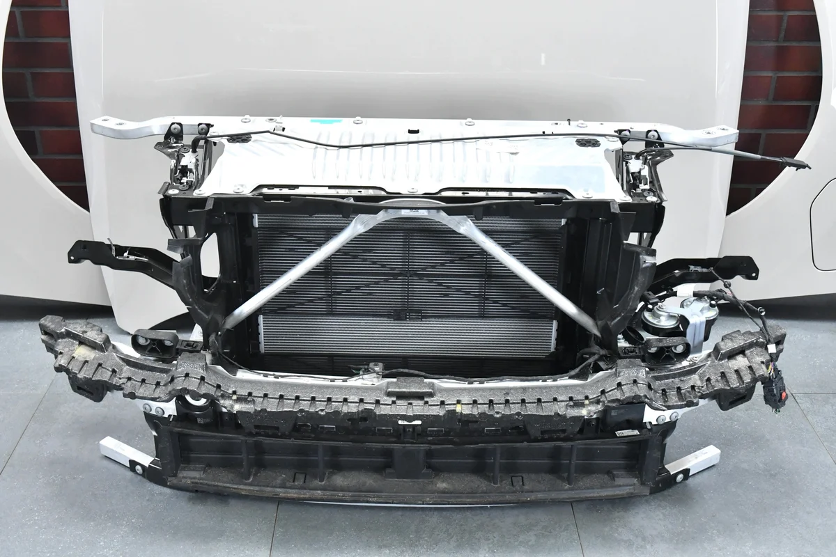 BMW X3 G45 M-Package Radiator Support image 7
