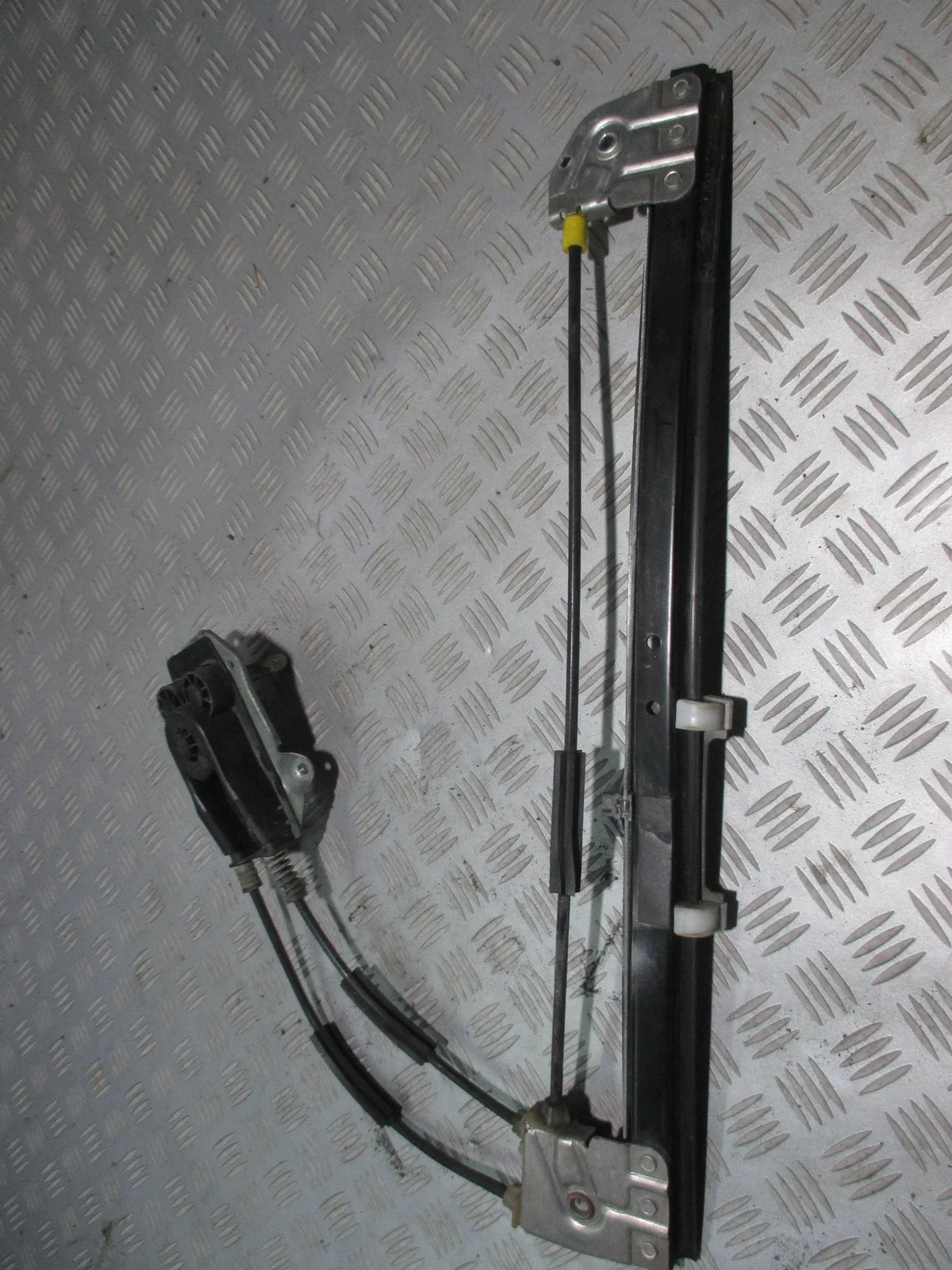 Lève-vitre manuel arrière gauche BMW 5 E39 8159833