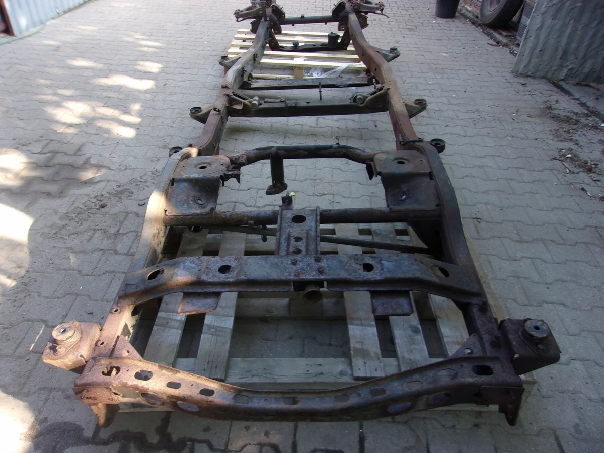 Hyundai Terracan Chassis Frame 2.9 CRDI image 8