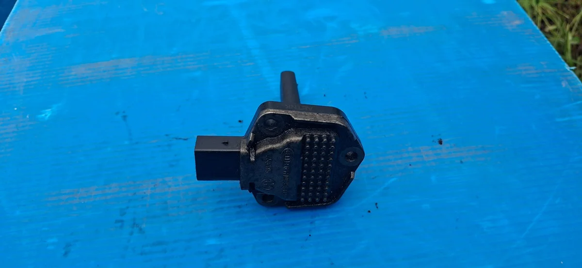 Capteur niveau huile BMW E87 E90 E91 7501786