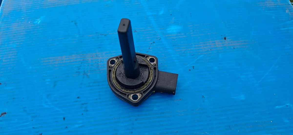 Sensore livello olio BMW E90 E87 M47 2.0 D image 4