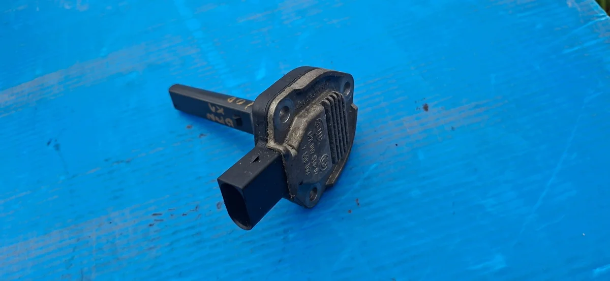 Sensore livello olio BMW X1 E84 2.0 D 7508003