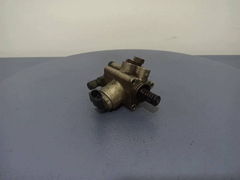 VW Passat B6 2.0 FSI 150KM Hochdruckpumpe thumbnail 1