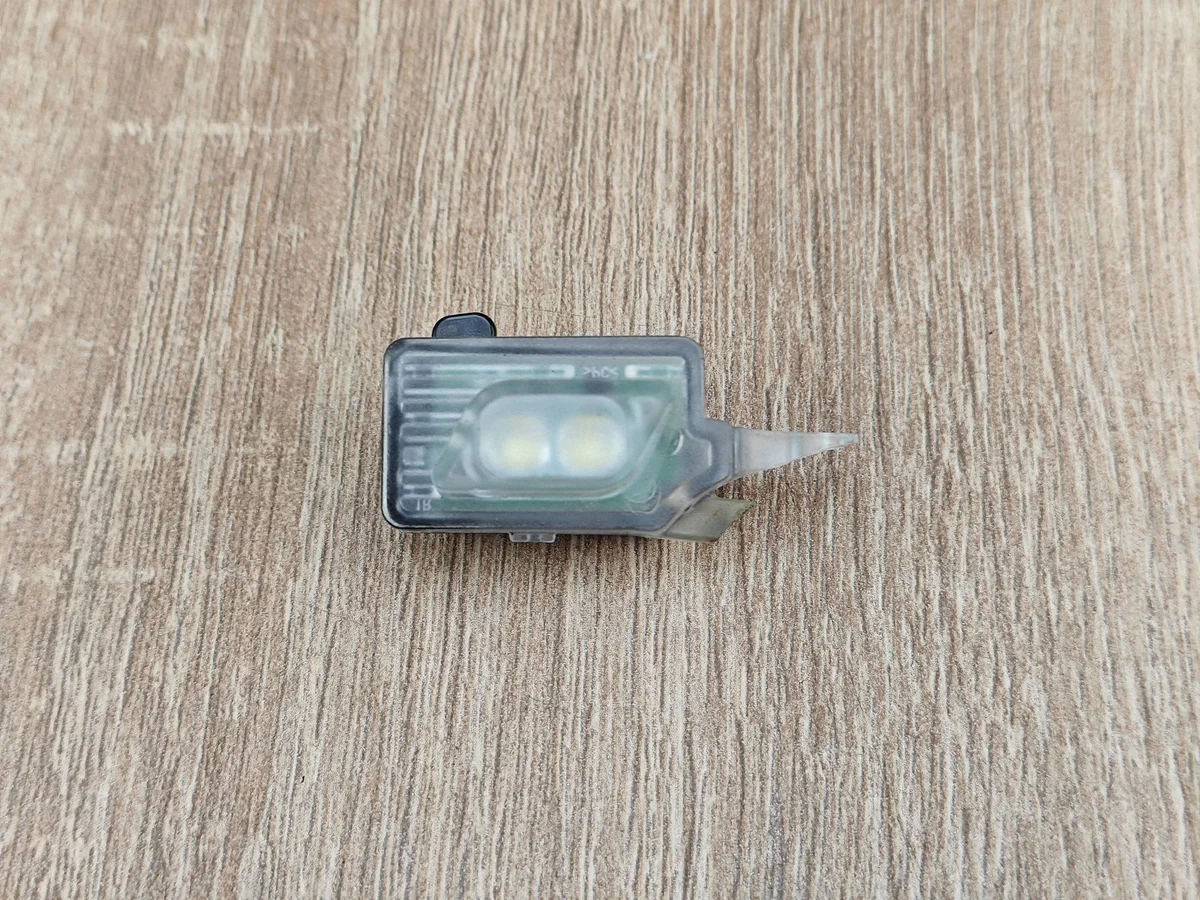 Luz LED Manija Derecha Audi A4 B9 A5 8W0947134