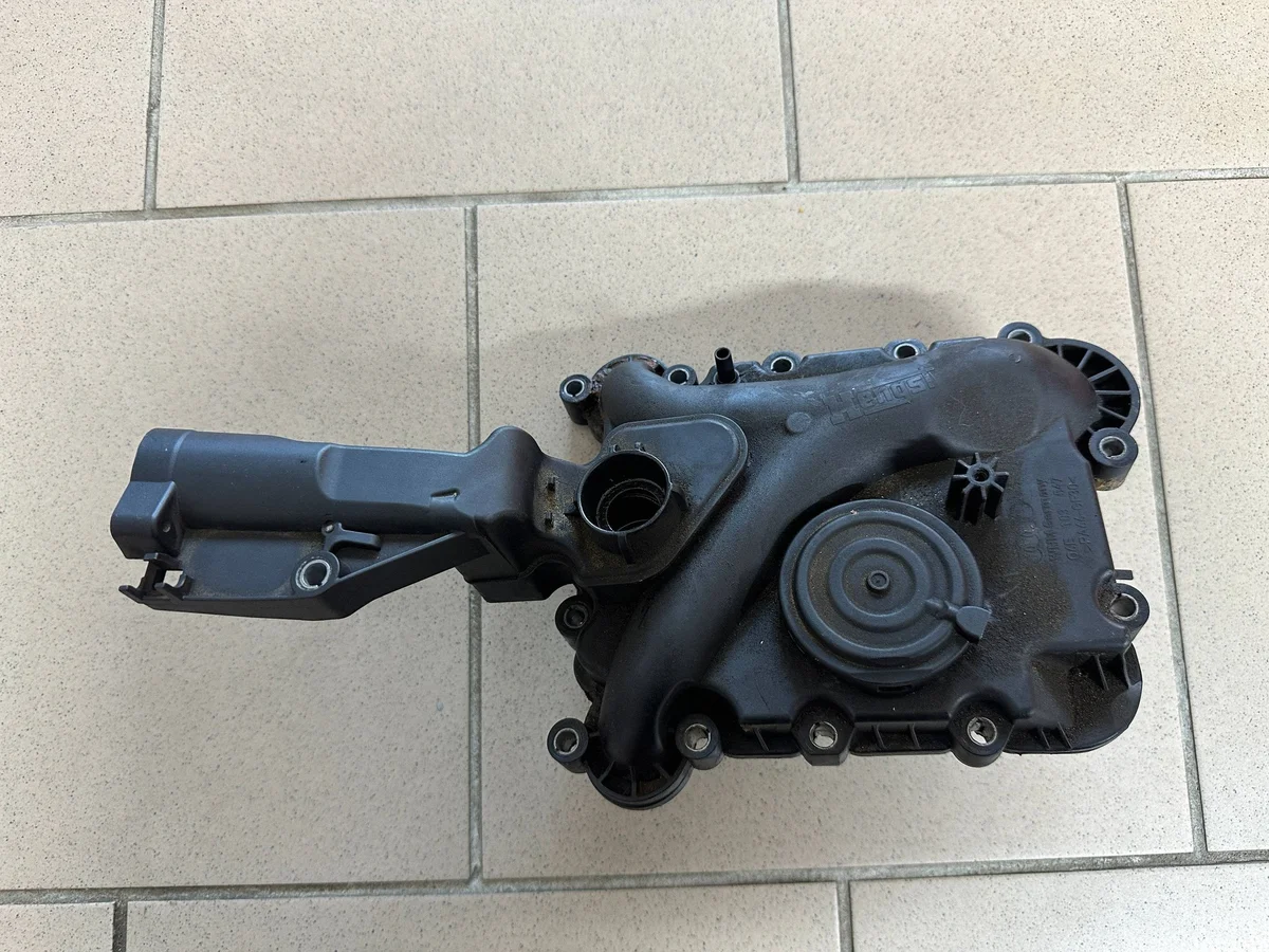 Audi Q7 4M 2017 Separator Olie 06E13547