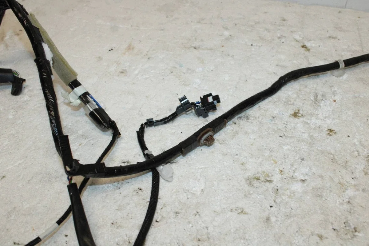Instalación puerta Toyota Yaris Cross 2022- (MAI7744) image 5