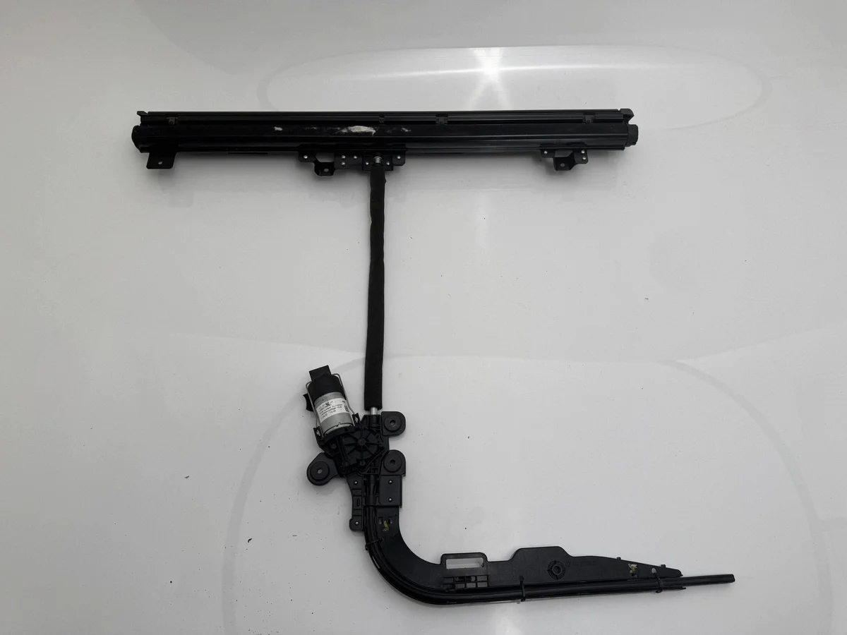 Regulador de Vidro Manual Traseiro Genesis GV80 62007368