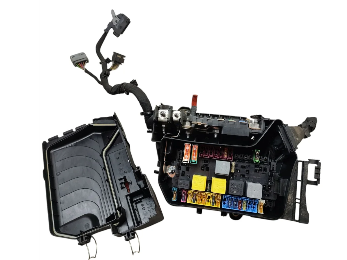 Caja fusibles Mercedes A2465400182