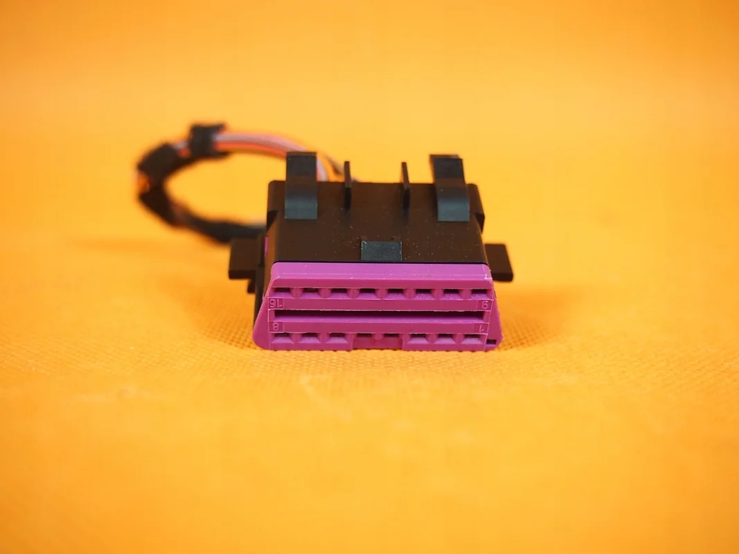 Audi A5 8T Computer Plug 3ad972565a image 3