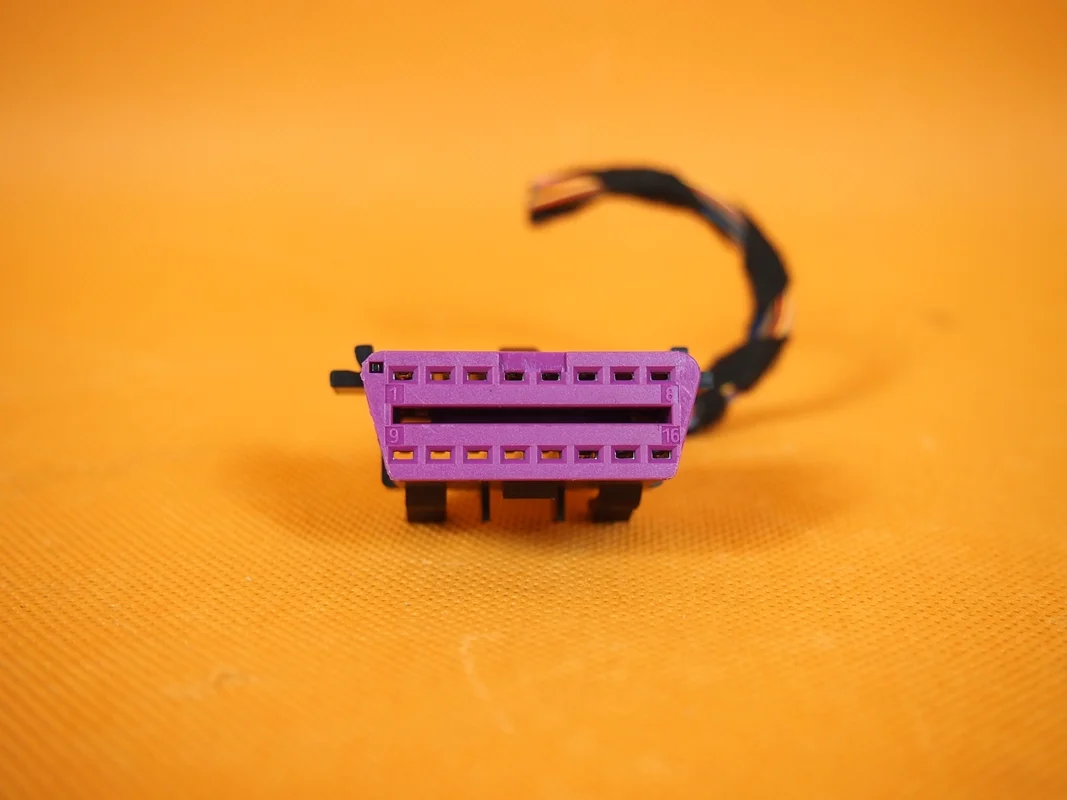 Audi A5 8T Computer Plug 3ad972565a image 4