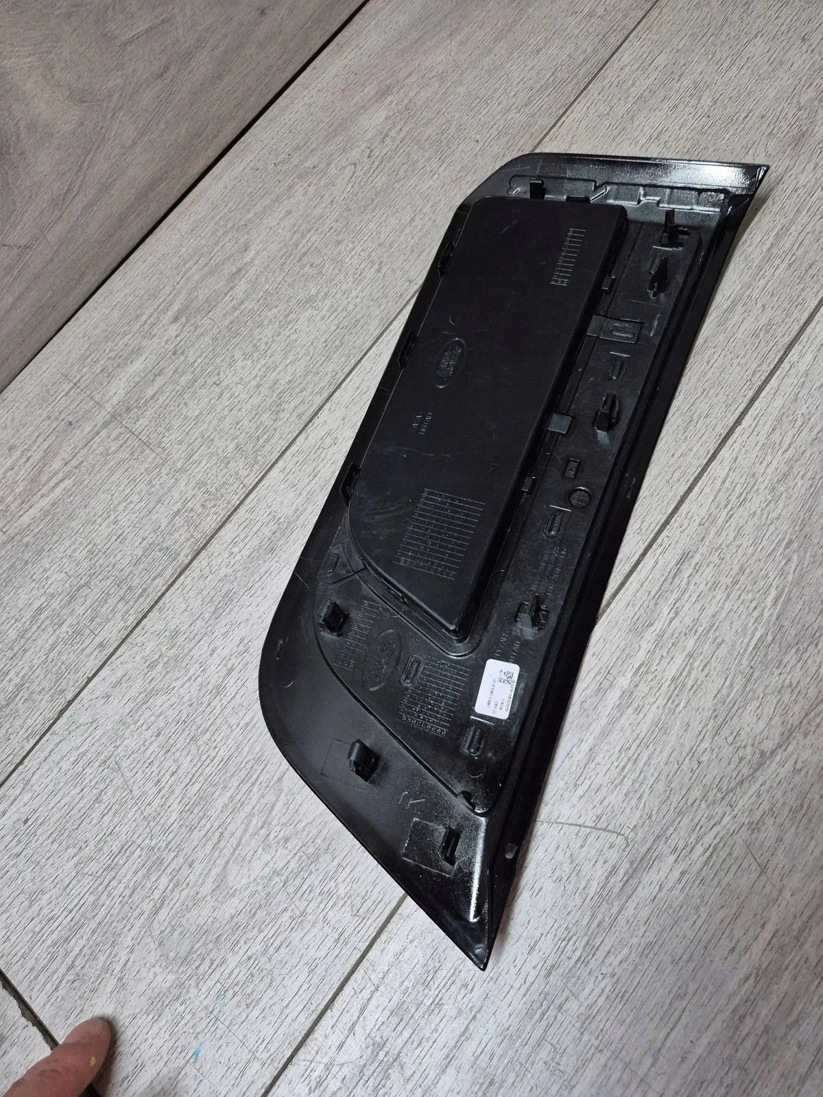 Defender Grill Vänster Fram L8B2-280B10-ED image 6