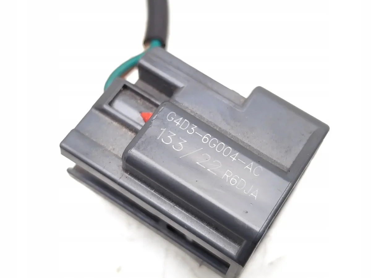Range Rover Velar Coolant Temp Sensor G4D3-6G004-AC image 7