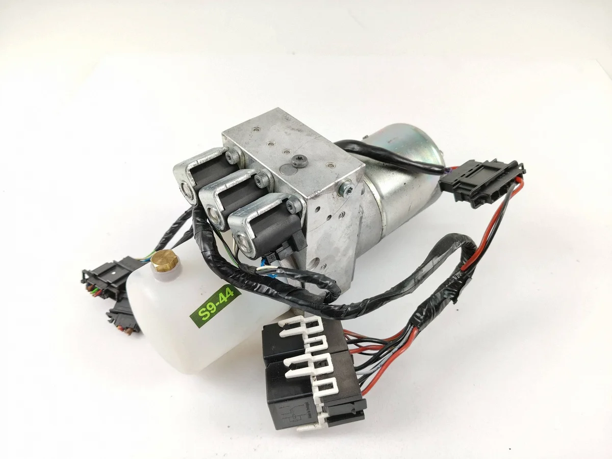 Pumpe Dachhydraulik Audi A5 8T DAI1111068