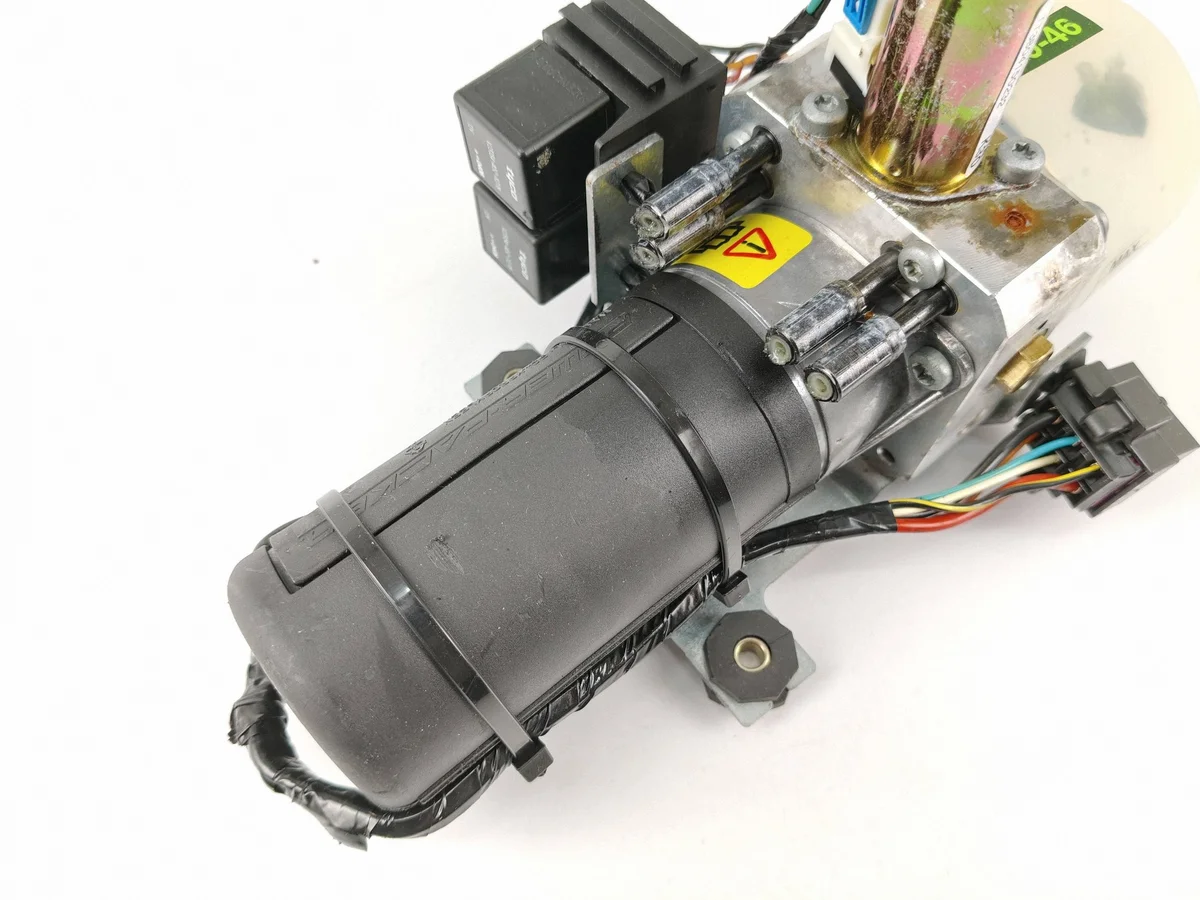 Pumppu Audi TT Cabrio 8N7871611B