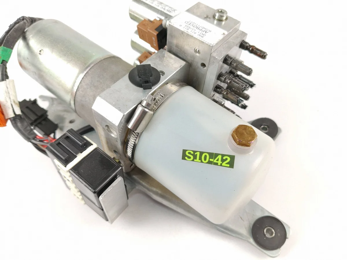 Kattopumppu Audi A4 B7 Cabrio 8H0871611B