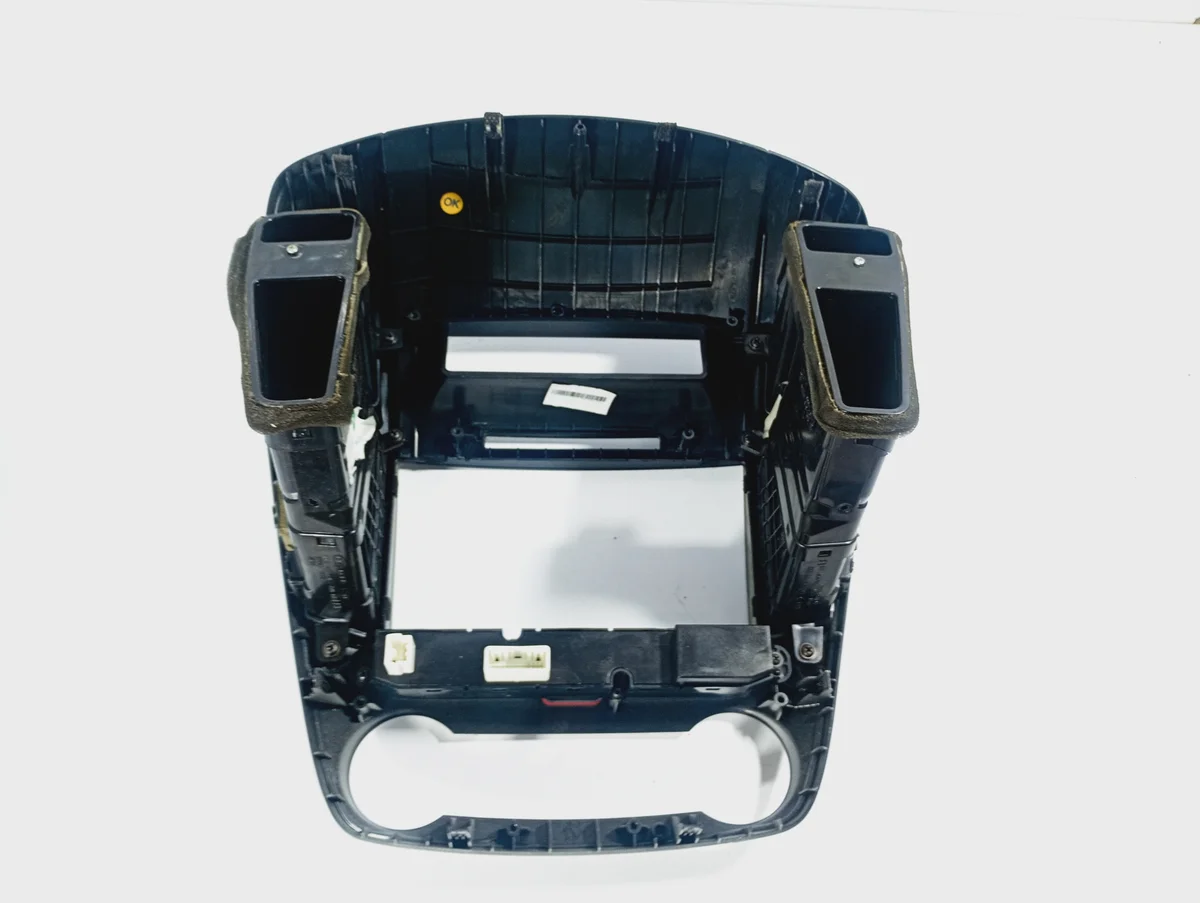 Kia Ceed Lüftungsgitter Mittel mit Radioblende image 4